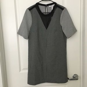 Holiday season sale!!!BCBGeneration dress SZ S v neck